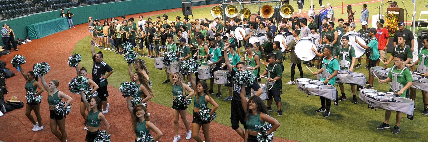 UH Pep Band And Dancers Performing At Holmescoming '18.